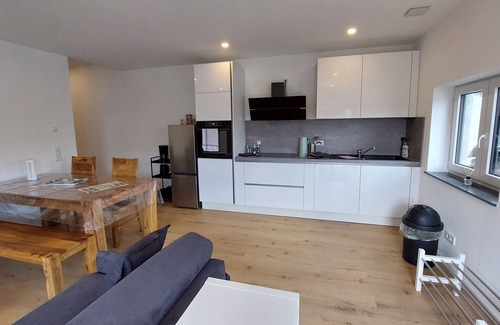 Kleinbreitenbach Apartment | 3! Neue Ferienwohnungen "zur Hofreite " mit Großer Spiel-und Liegewiese!