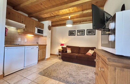 Le Cornix Apartment | 3-Room Apartment near Slopes in Crest-Voland - 7 Guests