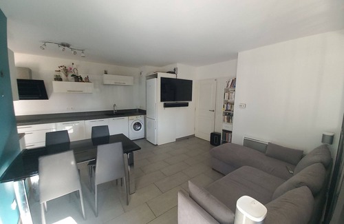 Cannes Apartment | 3-room apartment with pool 10 minutes from the sea