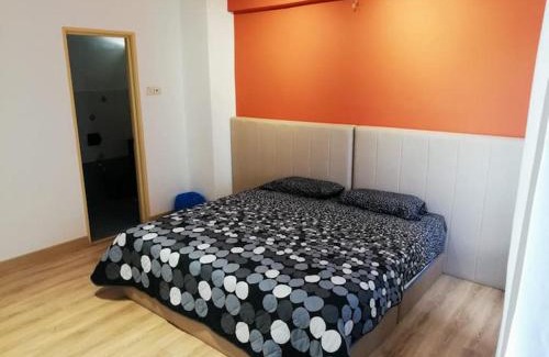 Bandar Tun Razak Apartment | 3 Rooms 10 pax VKA near LRT Axiata Bkt-Jalil IMU APU