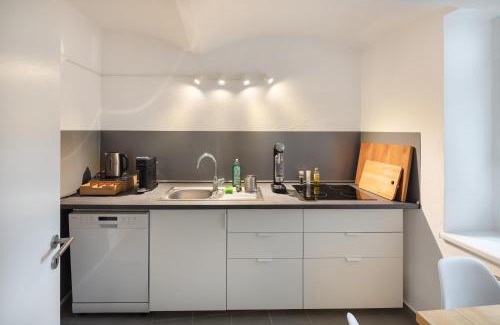 Mitte Apartment | 3 Schlafzimmer - Grüne Oase im Hinterhaus - 1-9 Personen - SmartTV - WLAN - Waschmaschine - Trockner