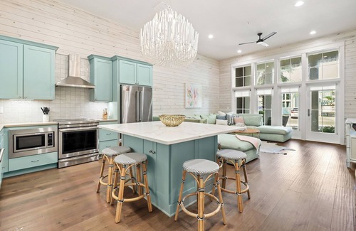 Cinnamon Shore House | 3-Story Townhome w/Chic Coastal Interiors & Great Amenities@Cinnamon Shore