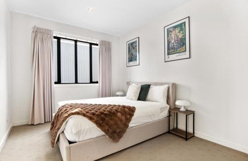 Richmond Apartment | 3 Story Zen Japanese Richmond Townhouse,Pool Table