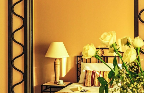 Al Mamsha El Seyahi Hotel | 3 Stylish Units: Poolside Boutique Stay Near Shops & Saqqala Square