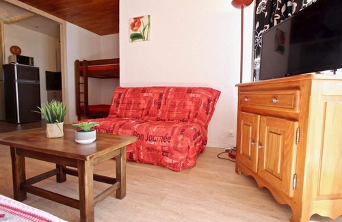 Chamrousse Apartment | 300m from ski slopes, 6th floor, balcony, tv, ski locker, 27m², Chamrousse