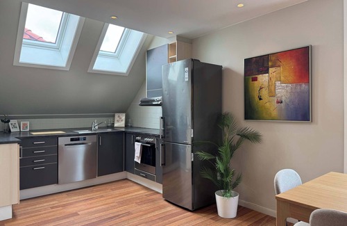 Sandviken Apartment | 306SB10 - 4BR Family Stay