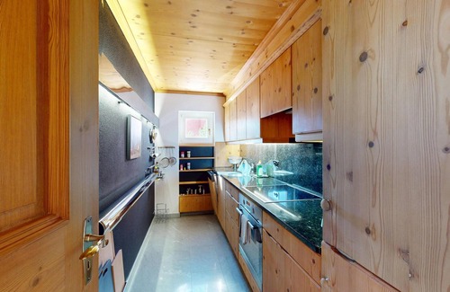 Silvaplana Apartment | 3½ - room apartment on the mezzanine floor.