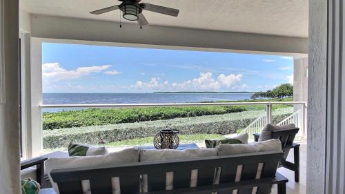 Rock Harbor Apartment | 311 Mariners Club