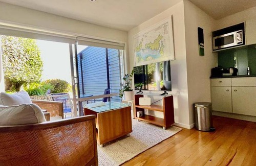 Oneroa Apartment | 35 m² Serviced apartment ∙ 2 guests
