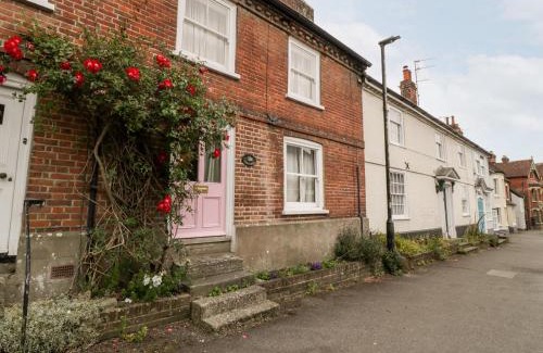 Downton House | 36 High Street