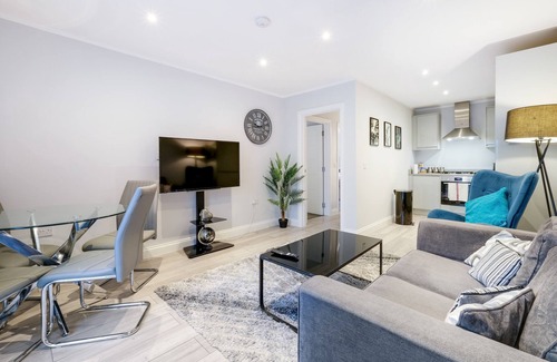 High Wycombe Apartment | 360 HP12 W Wycombe 247-6 - 2 Bedroom Penthouse with parking High Wycombe Apt. 06