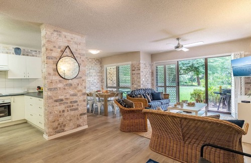 Nelson Bay Apartment | 39 Bay Parklands, 2 Gowrie Ave