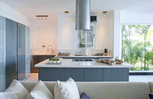 El Batey Apartment | 3BD groundfloor condo, pure beachfront, gym/pool/high-speed internet/cable TV