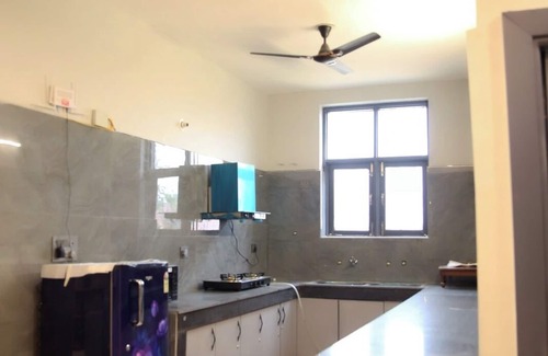 Faridabad Apartment | 3BHK for fun party or peaceful stay cation dedicated for you!