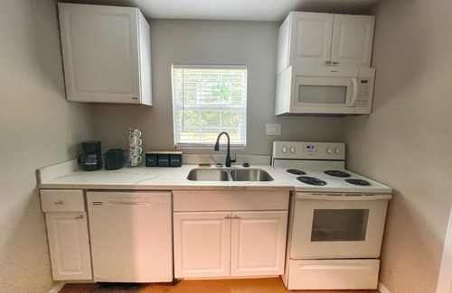 North Shore House | 3br/2bath, Hammock /Huge yard/House to yourself