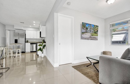 Sailboat Bend House | 3BR-Huge backyard, walk to Downtown, Mins to Beach