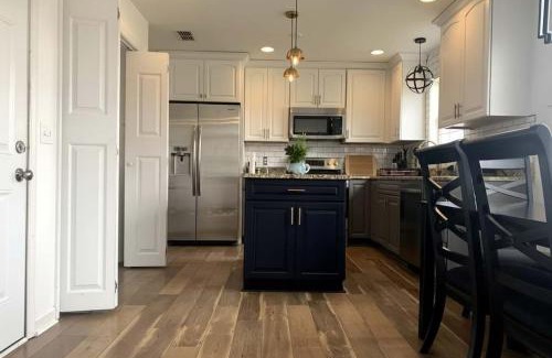 Old Hickory House | 3BR Lakefront in Nashville with BBQ & Hot Tub