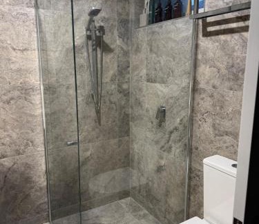 Coorparoo Apartment | 3BR Penthouse PVT Hot Tub