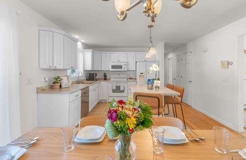 East Falmouth House | 3BR The Bailey Beach Retreat