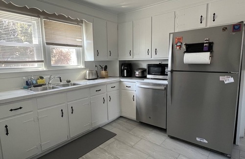 Milford Cottage | 3br2ba: Quiet and Cozy Getaway in Milford