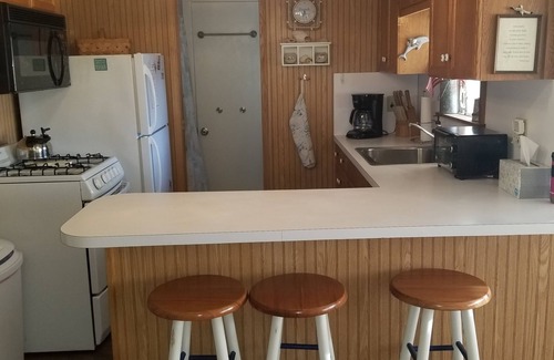 Ocean Beach I Cottage | 3rd House from the Beach in Ocean Beach Surf Club U1