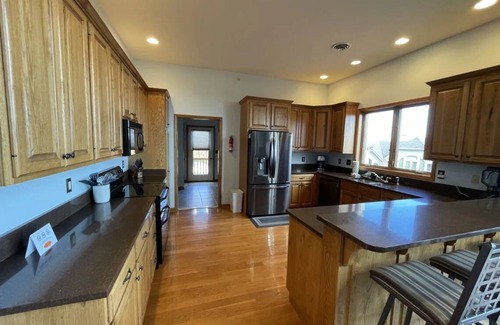 McHenry Villa | 4,000 sq. Foot Villa : 1/2 Mile to Slopes : 4 BR's w3 Master Suites : Game Room