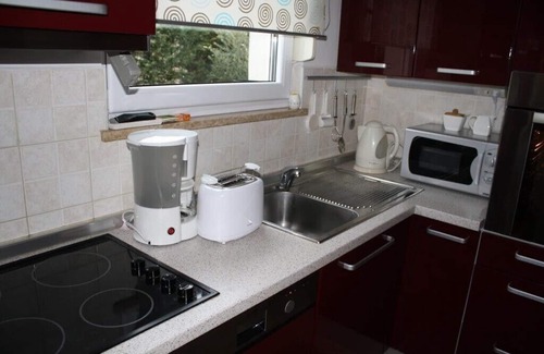 Kukci Apartment | 4 +2 pers. FREE Wi-Fi, AIR, & GARDEN GRILL, FAMILY FRIENDLY