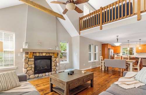 Lindell Beach Cottage | 4 Bed Cottage at Cultus + Pool & Private Hot Tub