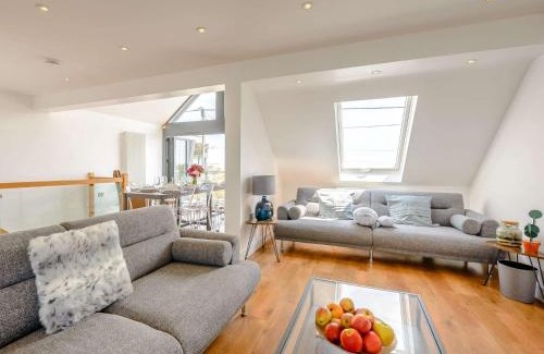 New Romney House | 4 Bed in New Romney 88208