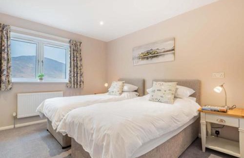 Newlands Valley House | 4 Bed in Newlands Valley SZ204