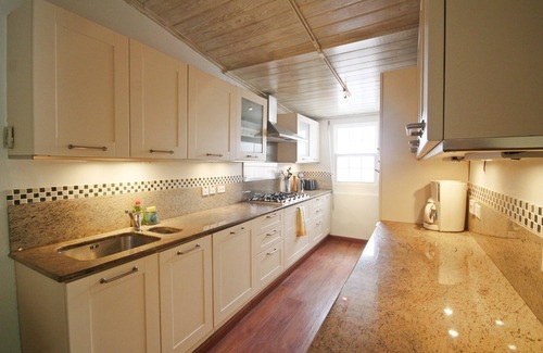 Porters Villa | 4 Bed Villa with Pool Near Beach - Pavilion Villa