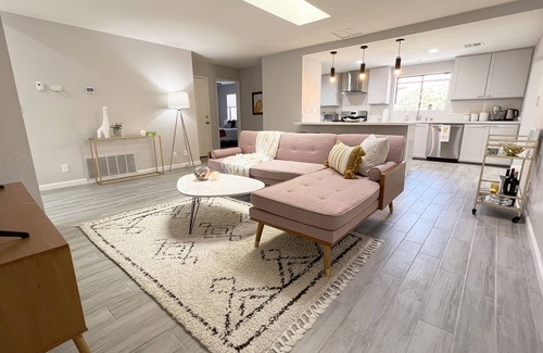 Cathedral City House | 4 bedroom/3 full bath pet friendly modern house.