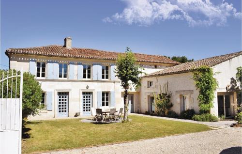 Champmillon House | 4 Bedroom Amazing Home In Champmillon