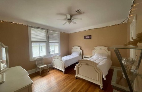 Broadmoor House | 4 Bedroom Gem And All Dat Jazz!!!