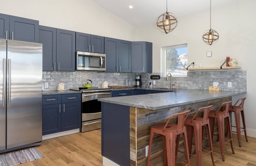 Tabernash House | 4 bedroom home, pet friendly, private outdoor hot