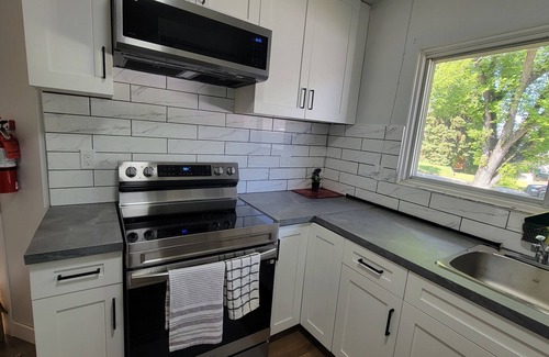 Northwest Calgary House | 4-Bedroom House by Downtown & Airport