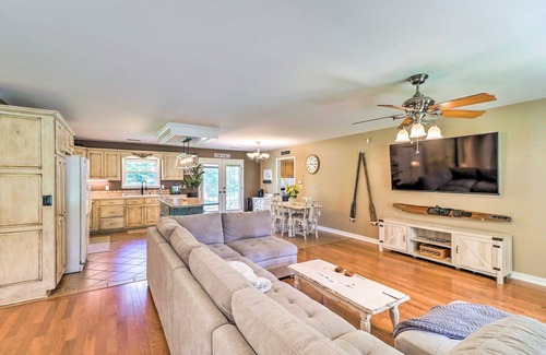 Higden House | 4-bedroom house in peaceful Higden minutes from the lake