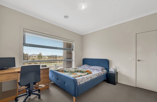 Manor Lakes House | 4 bedroom house with stunning views