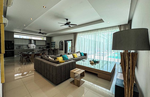 Rawai Villa | 4-bedroom luxury villa in Rawai with WiFi, AC, large Saltwater Pool