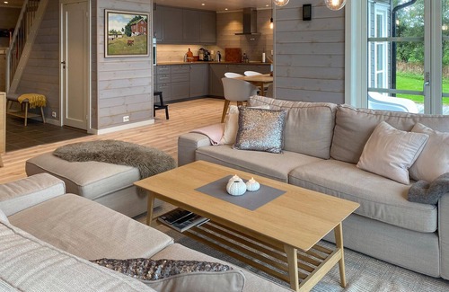 Haram House | 4 bedroom nice home in Hildre