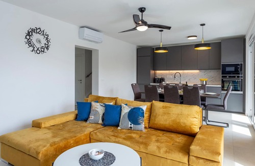 Medulin House | 4 bedroom nice home in Medulin