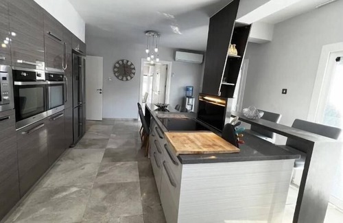Zeytinlik Villa | 4 Bedroom Private Villa, Pool, Kyrenia Town