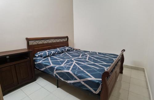Bukit Jalil House | 4 Bedrooms 4 Bathrooms 10Pax Comfy Sleeps Landed Spacious House