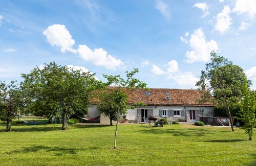 Rilly-sur-Loire House | 4 bedrooms sleeps 12 in large property with large wooded grounds in a quiet location