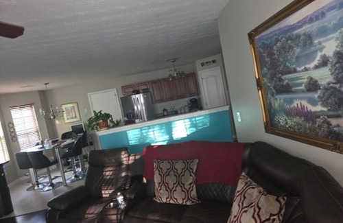 McDonough House | 4 beds home. Quiet location, near all needs, golf, lake, park, and pet friendly.