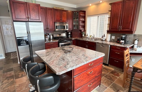 Okanagan-Similkameen House | 4 BR Skaha-Lakefront House-WINE COUNTRY - Sand Beach-Dock - NEW FALL PRICING