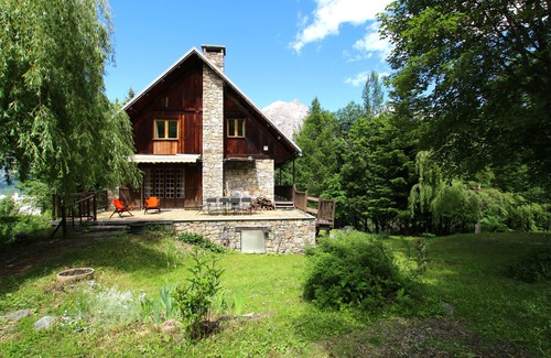 Puy-Saint-Vincent Ski Chalet | 4 * classified chalet, quiet and close to the ski lifts and the slopes