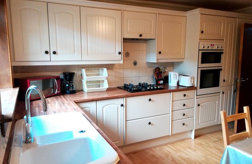 Govan House | 4 DOUBLE/TRIPLE BEDROOM HOUSE - FIBRE OPTIC WI-FI