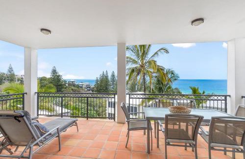 Sunshine Beach Apartment | 4 Hilltop Villas Enjoy Ocean Views From The Heart Of The Village