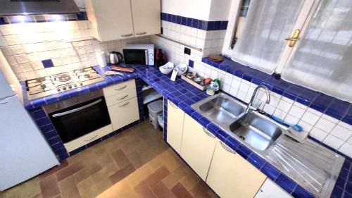 Assisi Apartment | 4 minuti da San Carlo Acutis, 8 ospiti, 140 mq, ALL'OMBRA DI SANTA CHIARA, Piano Terra 2 Ingressi 3 Camere 2 Bagni, Idromassaggio, Perfetto - La nostra Forza è PRESENZA LIVE 24-7, MyAssisiSuite, più di un semplice Appartamento - MÓWIMY PO POLSKU